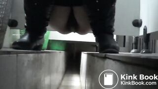 PEEPING AT CHINESE GIRLS USING THE RESTROOM.ZZA_32