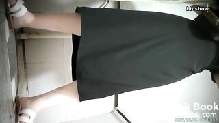 PEEPING AT CHINESE GIRLS USING THE RESTROOM.ZZA_144
