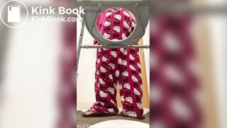 Girl pooping - video 578