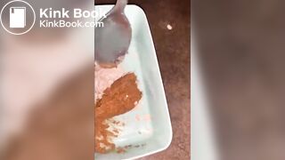 Kardashían eats poop