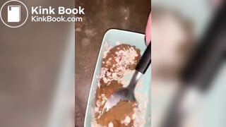 Kardashían eats poop