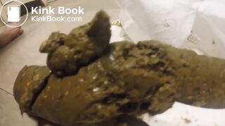 Girl pooping - video 557