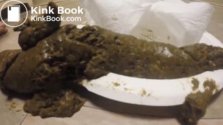 Girl pooping - video 557