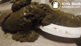 Girl pooping - video 557