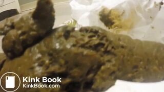Girl pooping - video 557