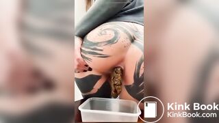 Taking a shit - video 115