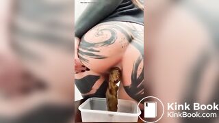 Taking a shit - video 115