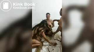 Girls Dirty Scat Play