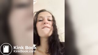 Dirty girl in the toilet - video 2