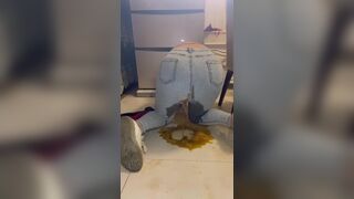 D7 Asian Girl Making Diarrhea in Her Jean
