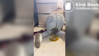 D7 Asian Girl Making Diarrhea in Her Jean