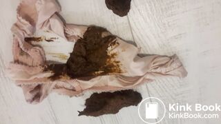 Poop in pink panties - video 3