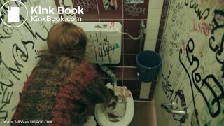 Bigheads woman desperate for a shit