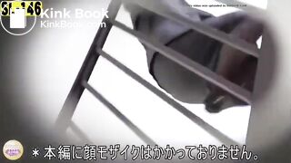Girl pooping - video 572