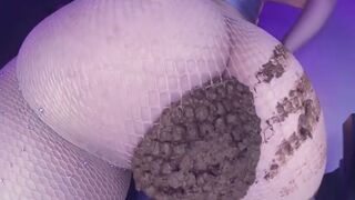 Jiggly girl shits in fishnets