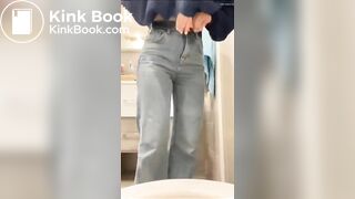 Girl pooping - video 568