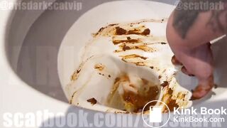 @SCATDARK SHITTING IN A PLATE