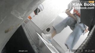 Chinese girl pooping - video 235