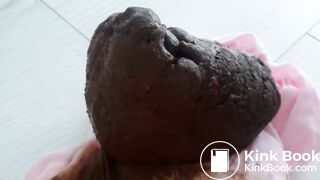 Big poop in pink pantyhose