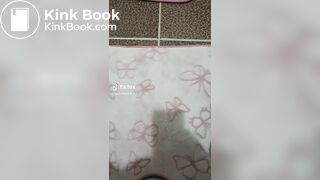 tiktok poop - video 6