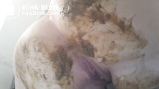 Big poop into grey pantyhose