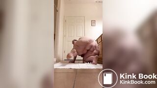 ssbbw takes a nice shit