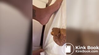 big booty bih shits & smears pt3