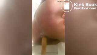 Ebony long poop