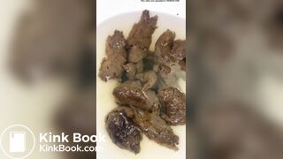 Front view pooping - video 2