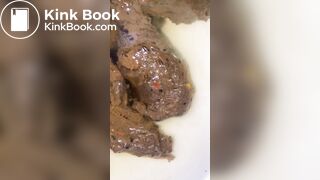 Front view pooping - video 2