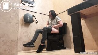 Influencer poops fast in public toilet