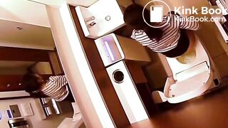 Uncensored toilet voyeur, nice close ups