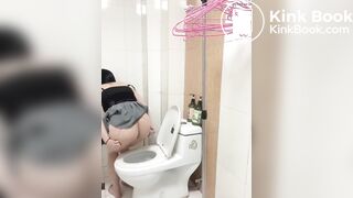 diarrhea in the toilet