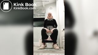 Sexy girl pooping on toilet - video 16