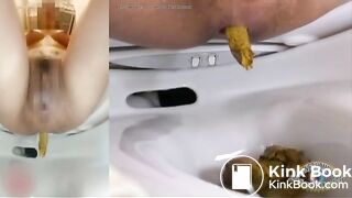 nude sisters poop