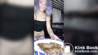 Sexy girl shitting