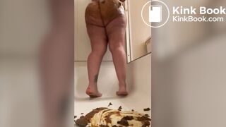 big booty bih shits & smears pt1