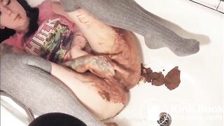 massive shit and masturbation in bathtub