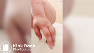 Girl pooping - video 518