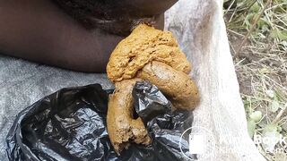 African girl take a huge dump
