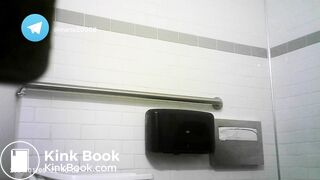 Voyeur Big ass milf shitting soft in toilet