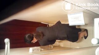 Japanese girl pooping on toilet - video 35