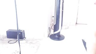 Fat ass girl pushes out her diarrhea