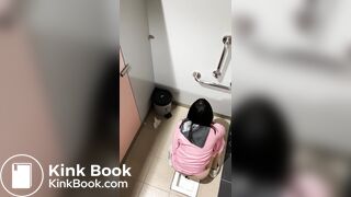 Asian cutie pooping