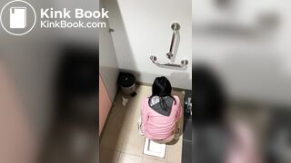 Asian cutie pooping