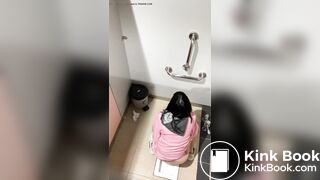 Asian cutie pooping