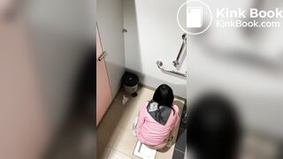 Asian cutie pooping