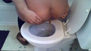 Ebony toilet poop pt 2