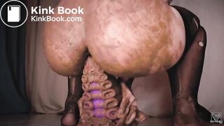 Crazy girl shit on dildo and sucks it