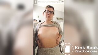 Beauty girl shitting - video 2